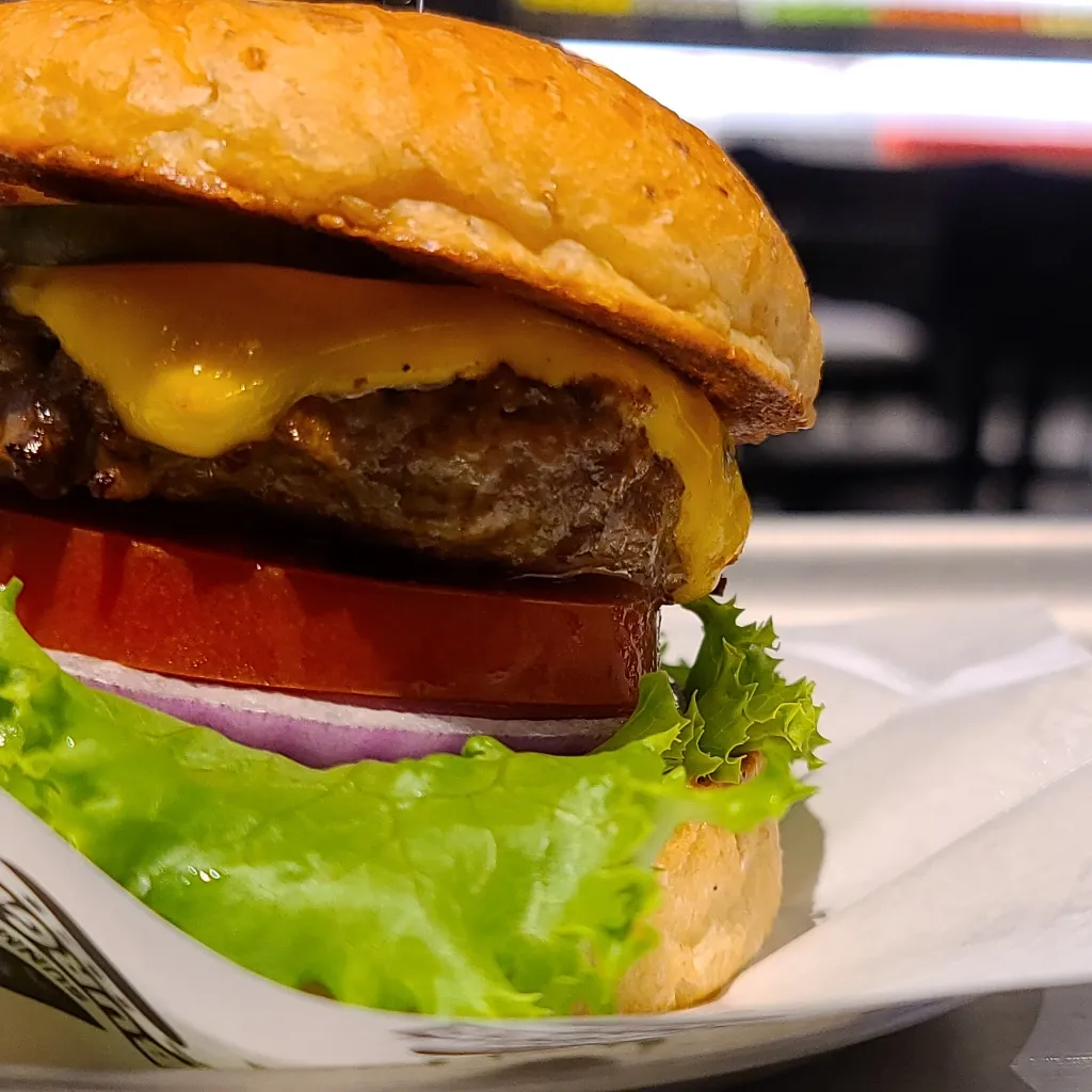 SUNMAI BURGER 厚菲力麥漢堡 spicy beef burger