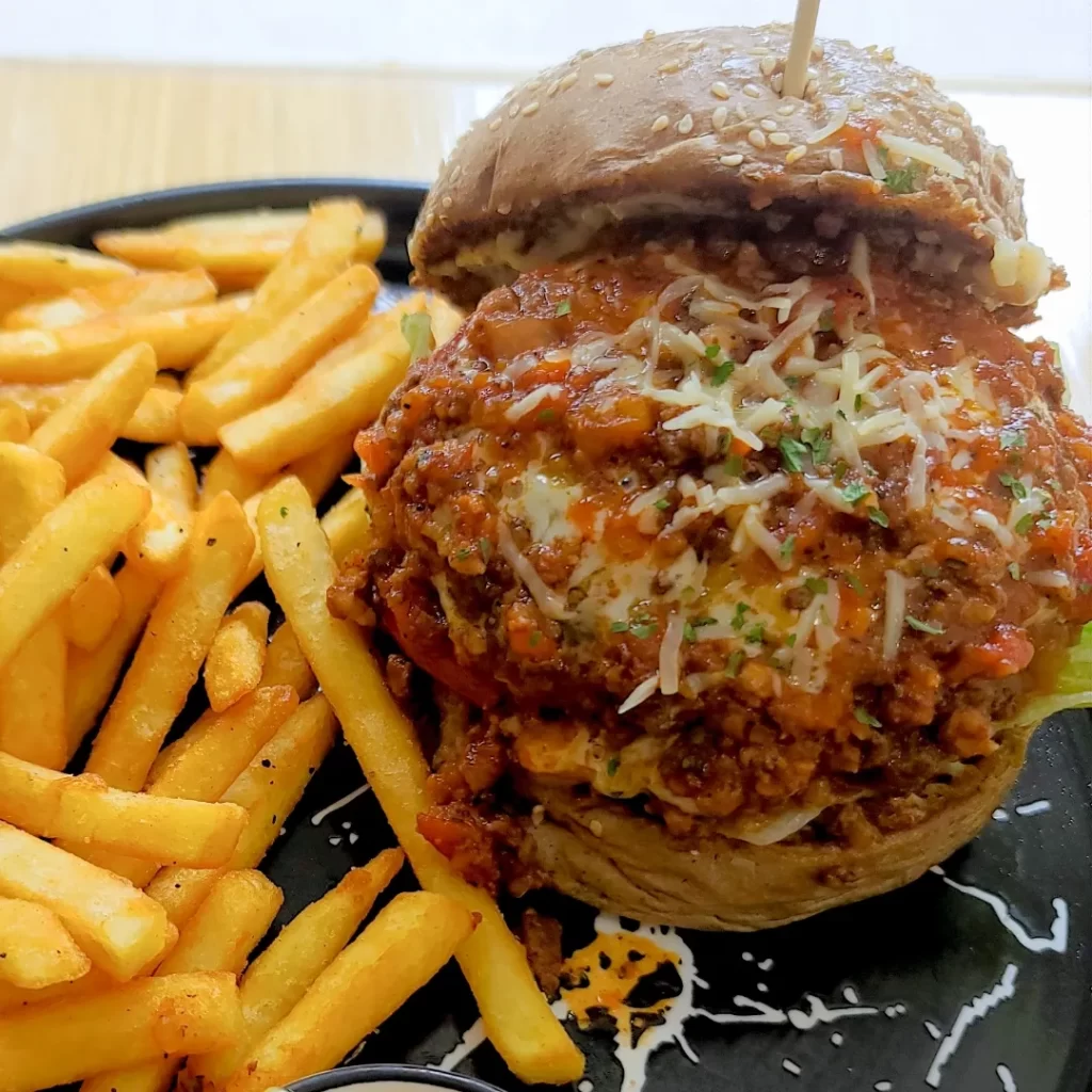 BT BURGER 起司肉醬熔岩堡