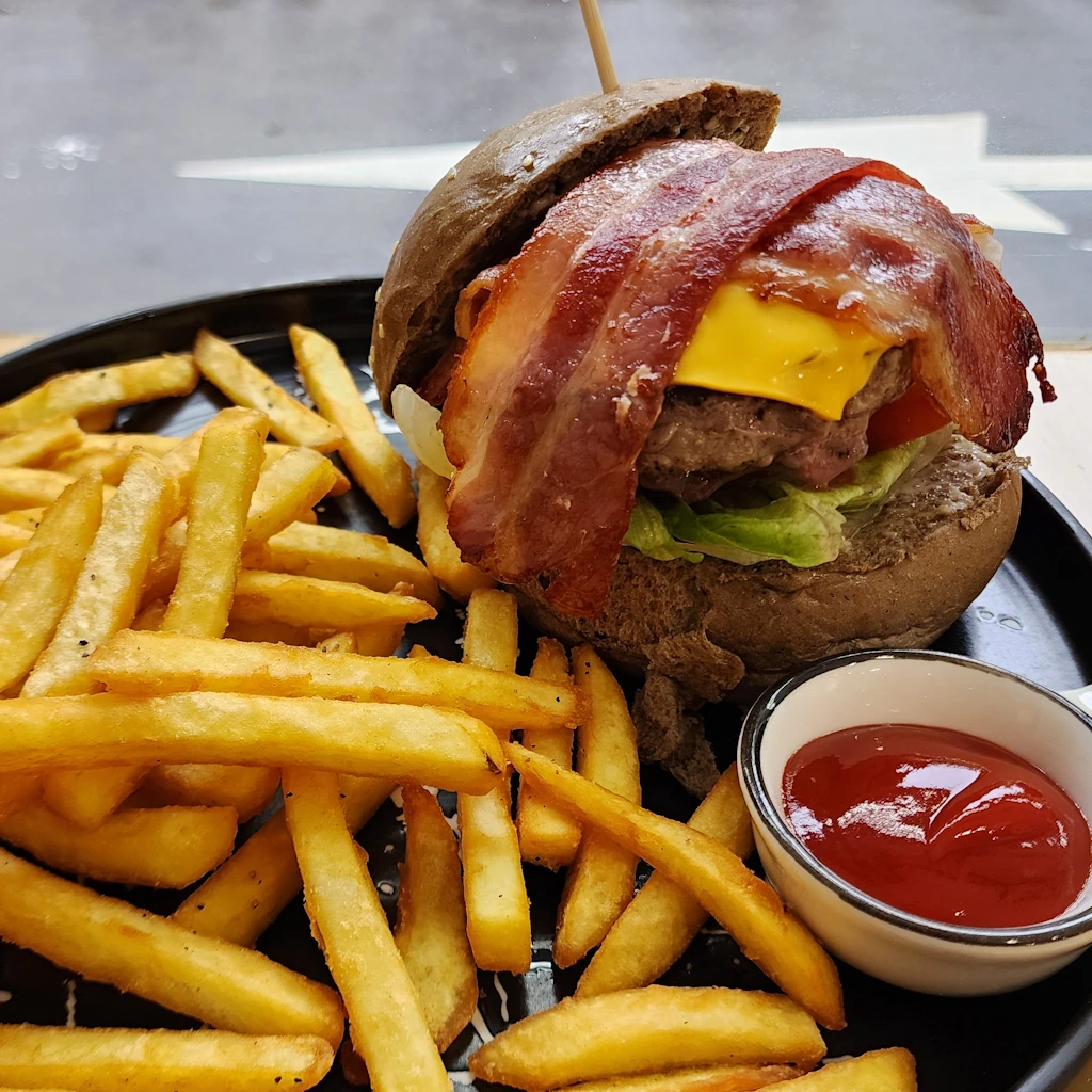 BT BURGER 經典培根牛肉堡